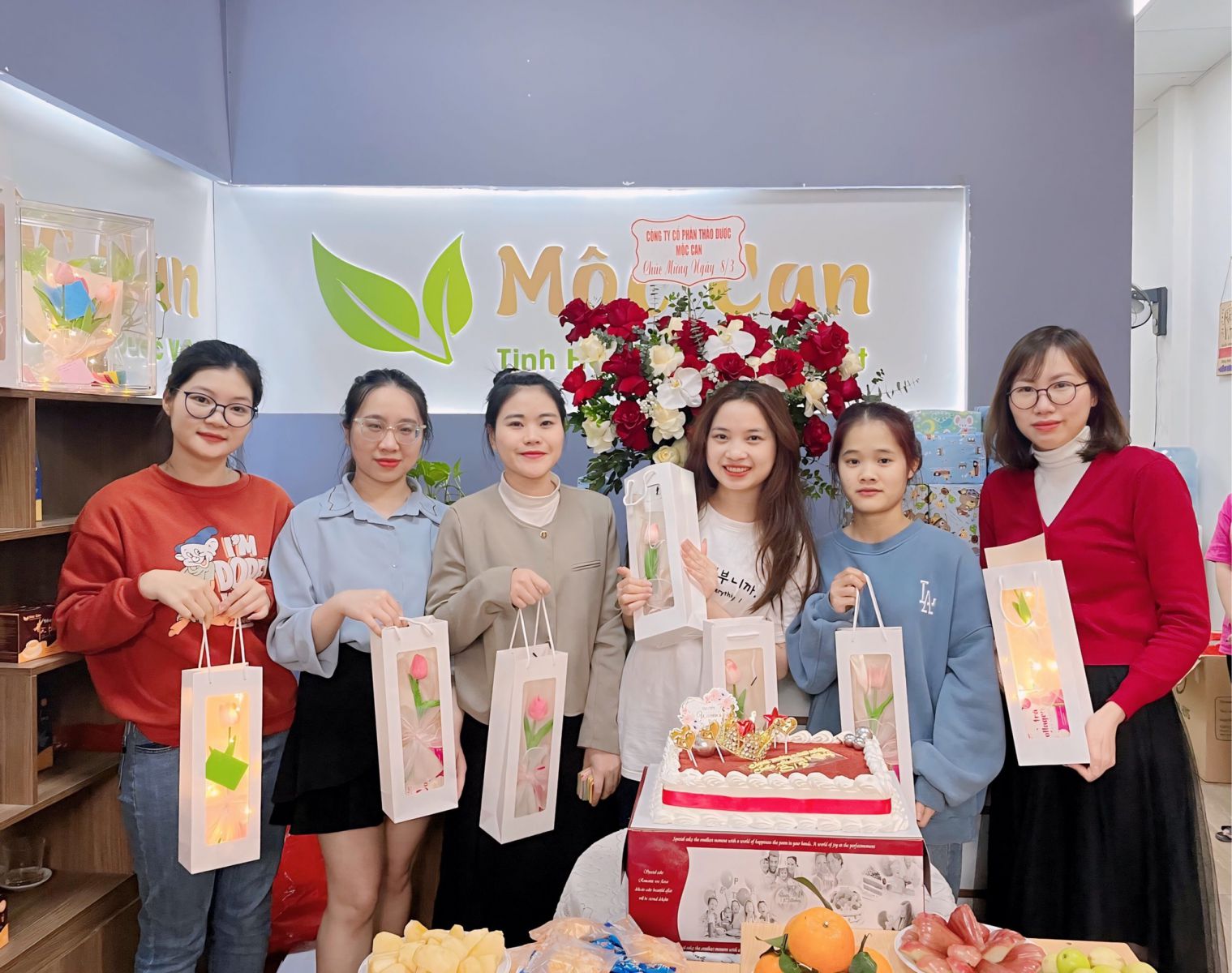 MỘC CAN CHÚC MỪNG QUỐC TẾ PHỤ NỮ 8/3: YÊU THƯƠNG - TRÂN TRỌNG - TÔN VINH 8
