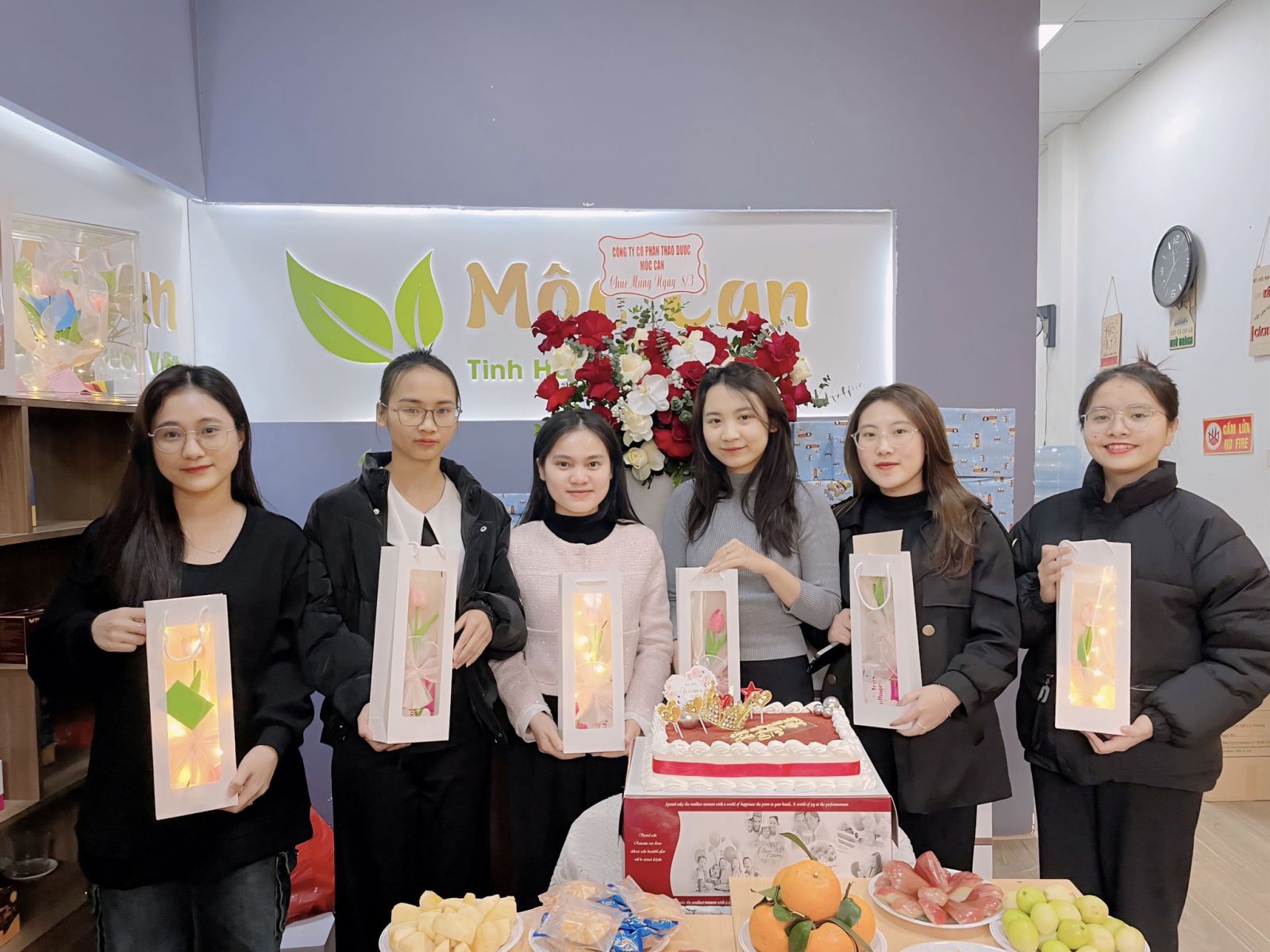 MỘC CAN CHÚC MỪNG QUỐC TẾ PHỤ NỮ 8/3: YÊU THƯƠNG - TRÂN TRỌNG - TÔN VINH 5